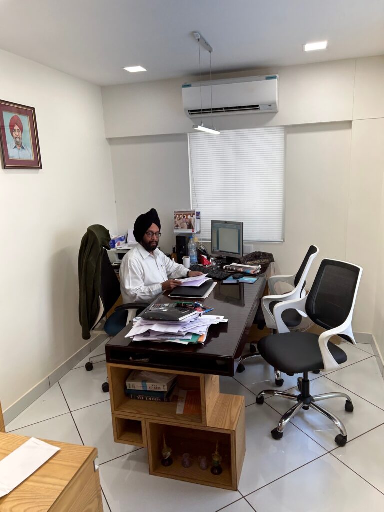 OfficeStaff_1